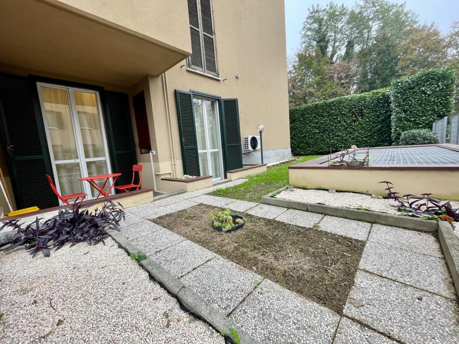 Apartamento 33 Borgo Ticino Lux Free Parking & Private Garden Pavía Exterior foto